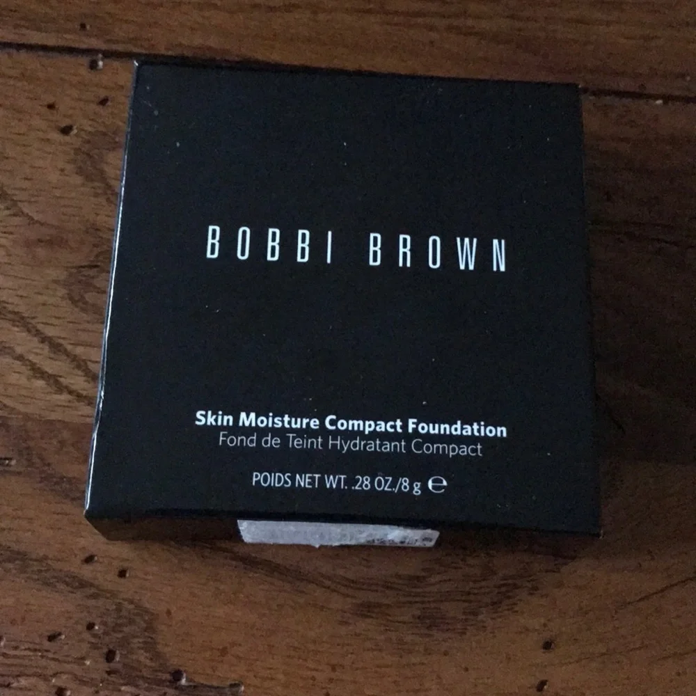 Bobbi Brown Skin Moisture Compact Foundation 10